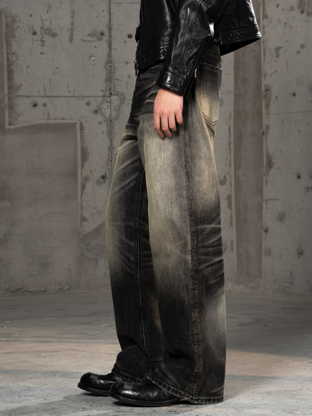Black Brown Red Washed Jeans