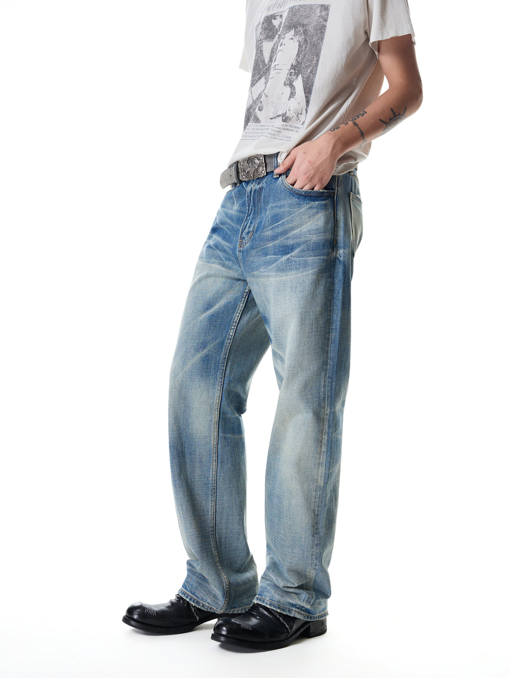 Wind10 Scratch Whisker Relaxed Jeans
